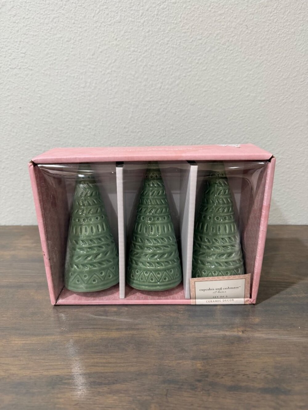 Cupcakes and Cashmere Ceramic Green Christmas Trees Figurines Decor New Sealed